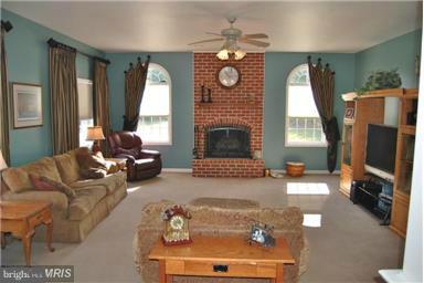 17885 Shaffers Mill Road Mount Airy, MD 21771 - Photo 8 of 27 Family Room