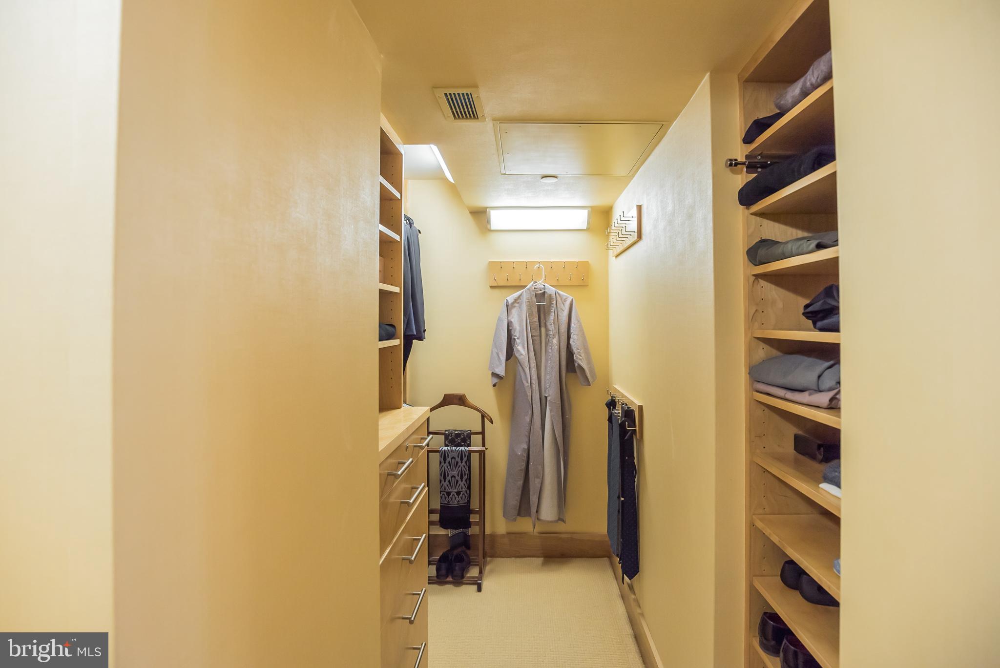202 West Rittenhouse Square, Unit 1006 Philadelphia, PA 19103 - Photo 22 of 26 Walk-in closet