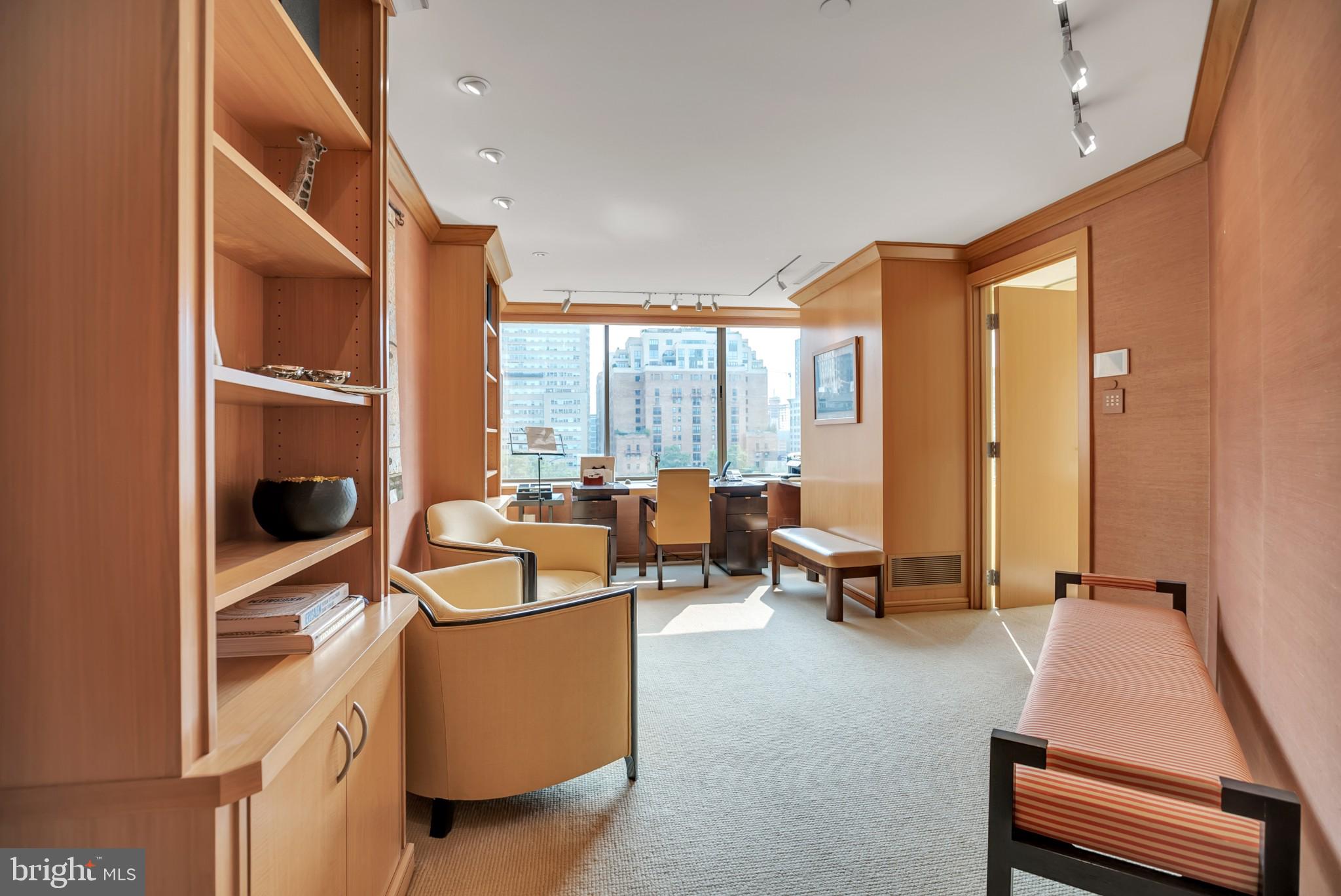 202 West Rittenhouse Square, Unit 1006 Philadelphia, PA 19103 - Photo 23 of 26 Den