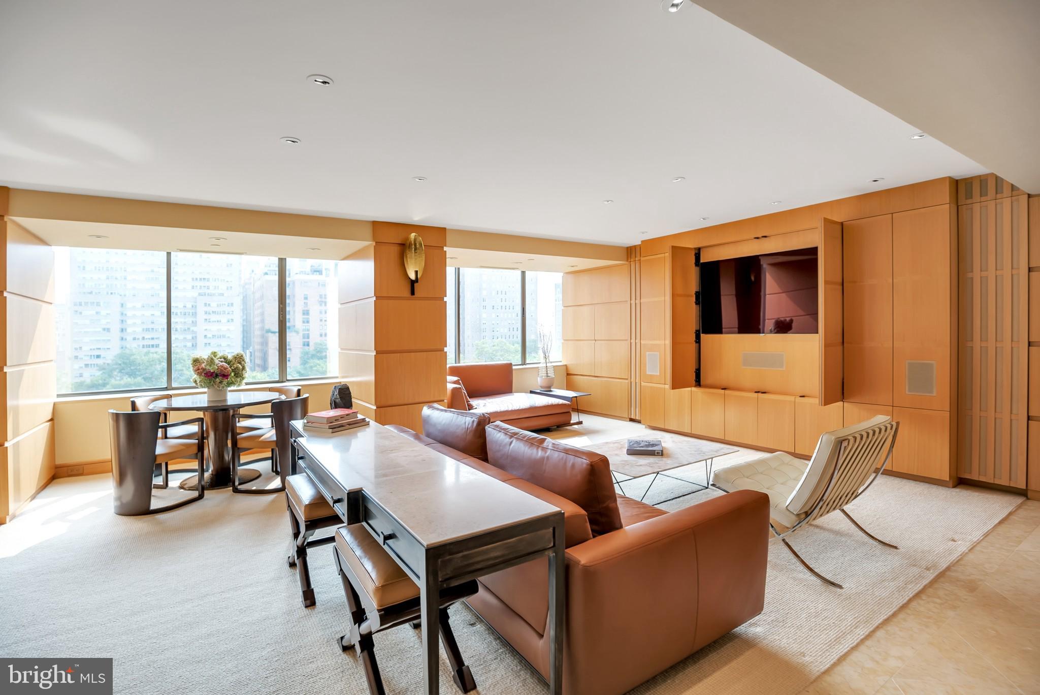 202 West Rittenhouse Square, Unit 1006 Philadelphia, PA 19103 - Photo 7 of 26 Great Room