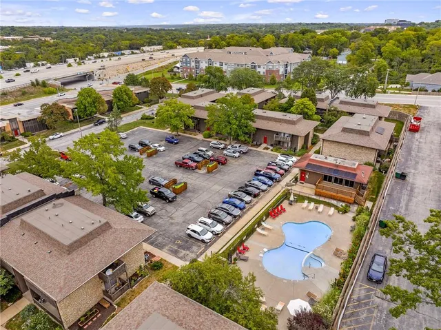 $99,000 | 435 West 104th Street, Unit E, Kansas City, MO 64114