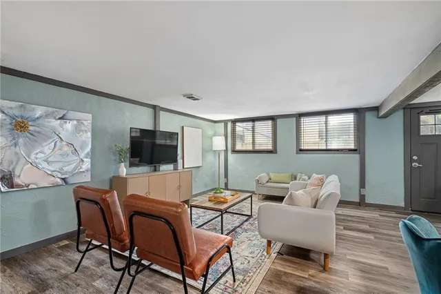 $99,000 | 435 West 104th Street, Unit E, Kansas City, MO 64114