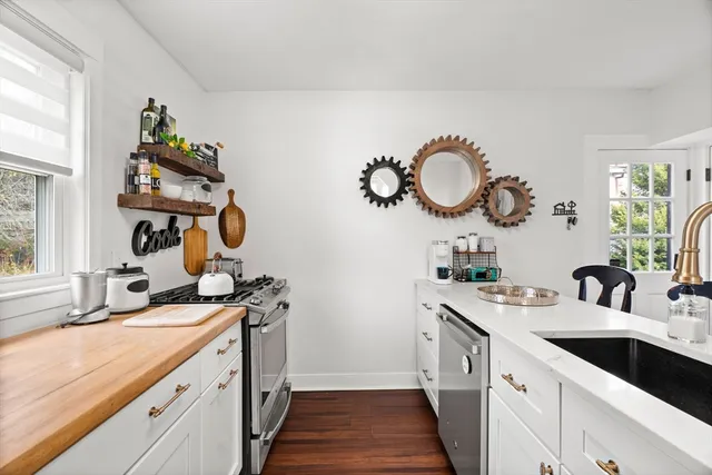 $570,000 | 28 Rutherford Avenue, Haverhill, MA 01830