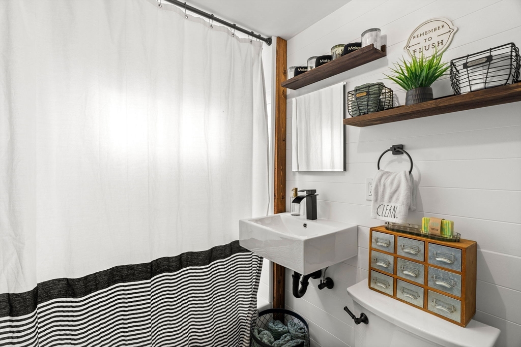 28 Rutherford Avenue Haverhill, MA 01830 - Photo 26 of 36