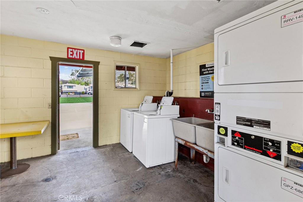 1121 Orcutt Road, Unit 35 San Luis Obispo, CA 93401 - Photo 13 of 15 Community laundry