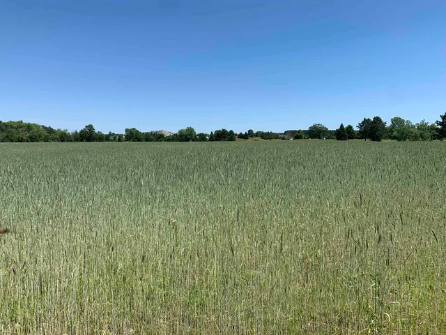 $399,000 | 2001 Highway 54, Waupaca, WI 54981