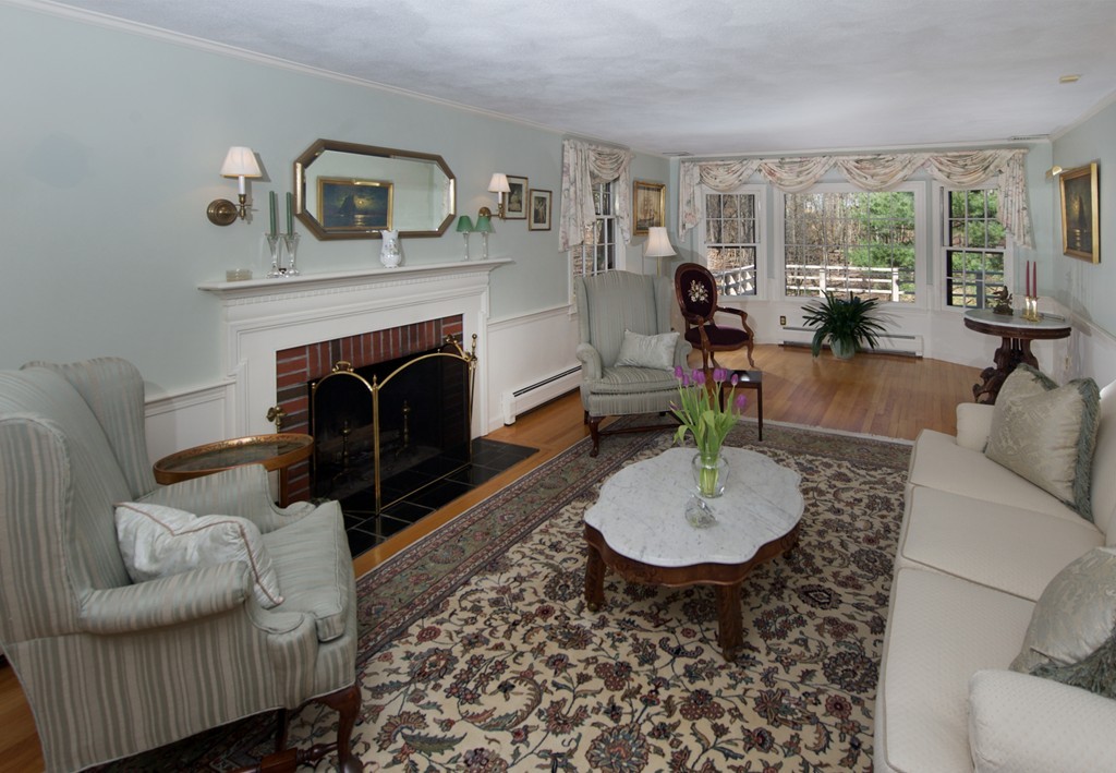 91 Westerly Road Weston, MA 02493 - Photo 4 of 20 Gallery Image 4