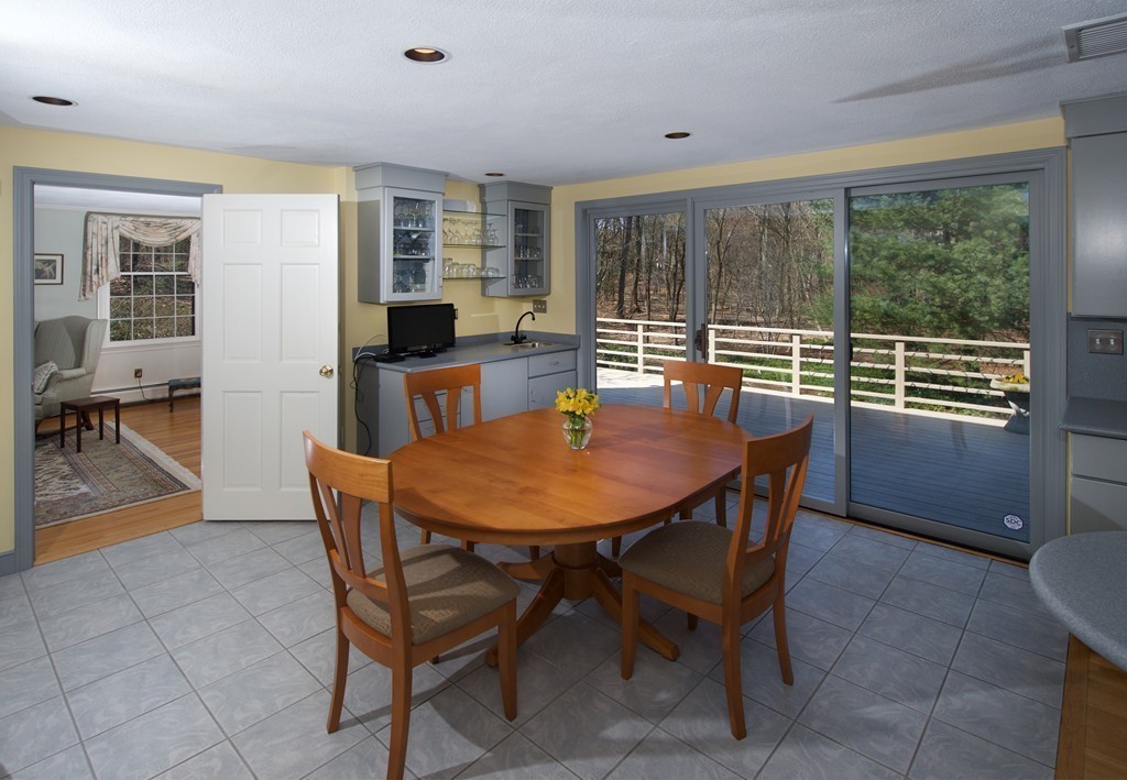 91 Westerly Road Weston, MA 02493 - Photo 9 of 20 Gallery Image 9