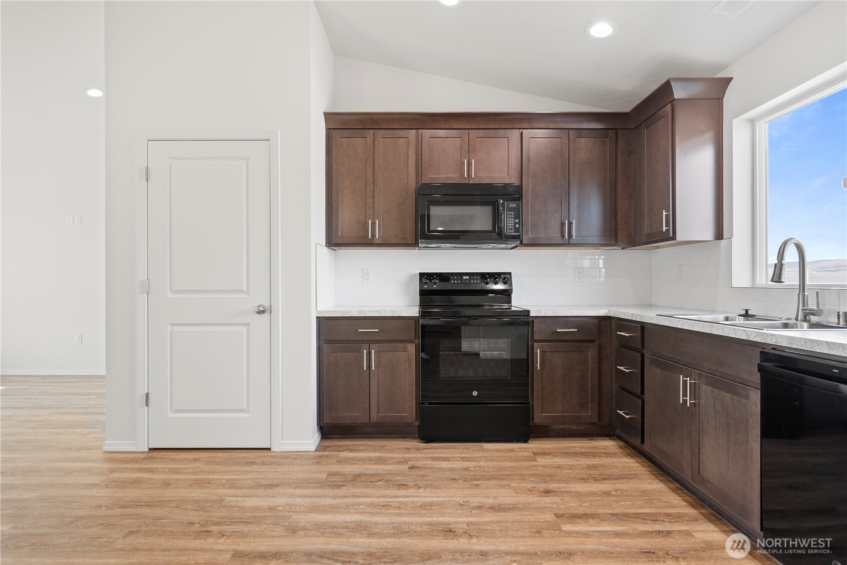 205 Rattray Drive Mattawa, WA 99349 - Photo 5 of 26 Gallery Image 5