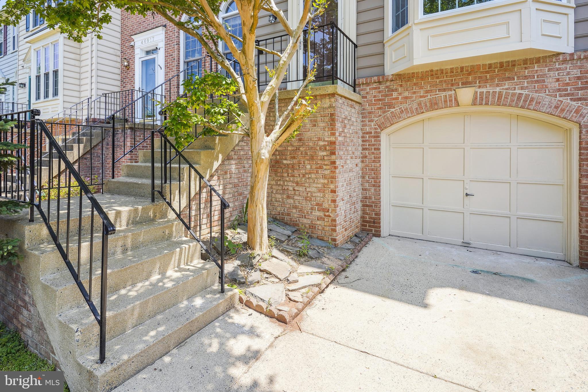 46915 Rabbitrun Terrace Sterling, VA 20164 - Photo 1 of 36 Gallery Image 1
