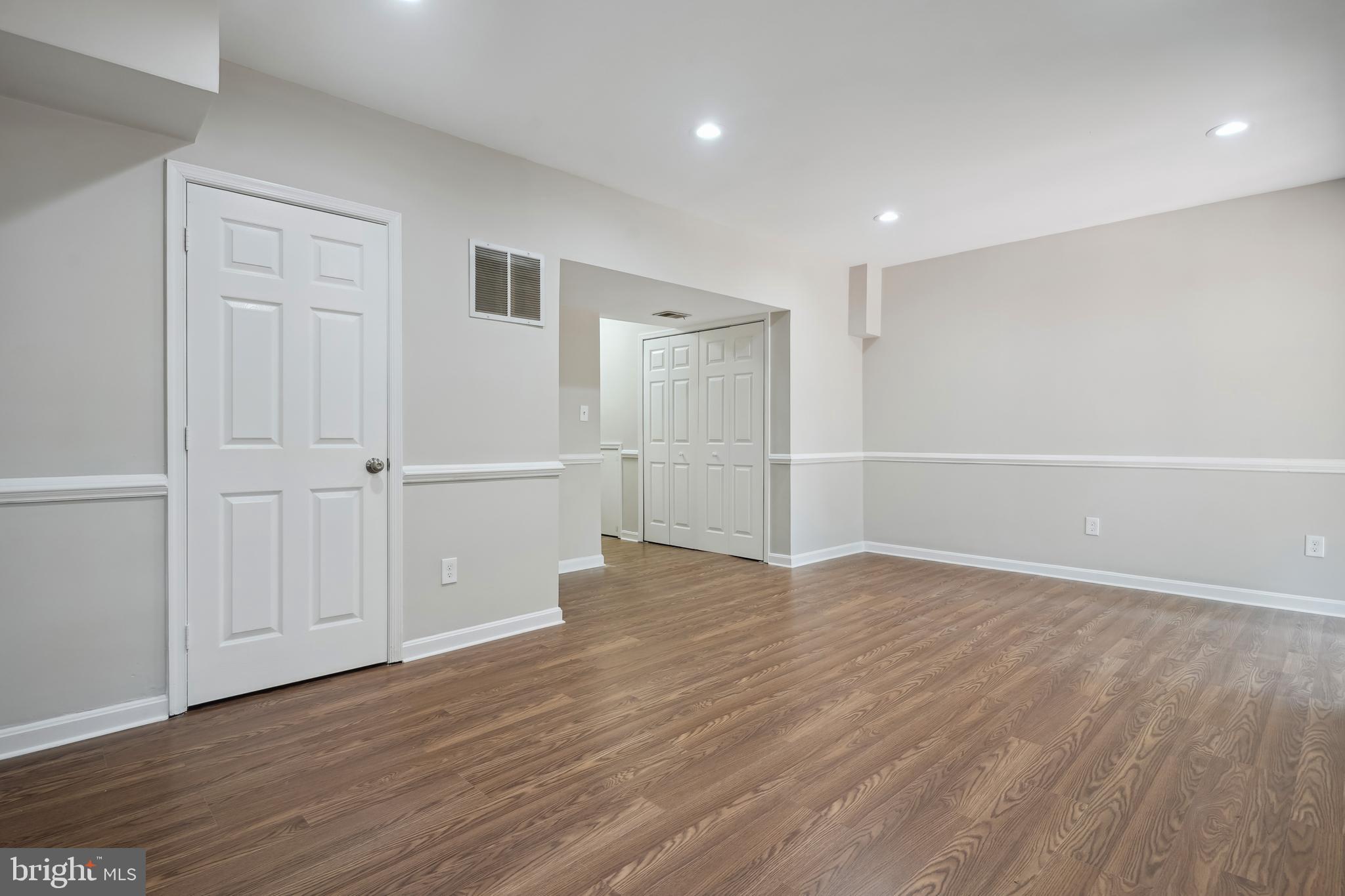 46915 Rabbitrun Terrace Sterling, VA 20164 - Photo 12 of 36 Gallery Image 12