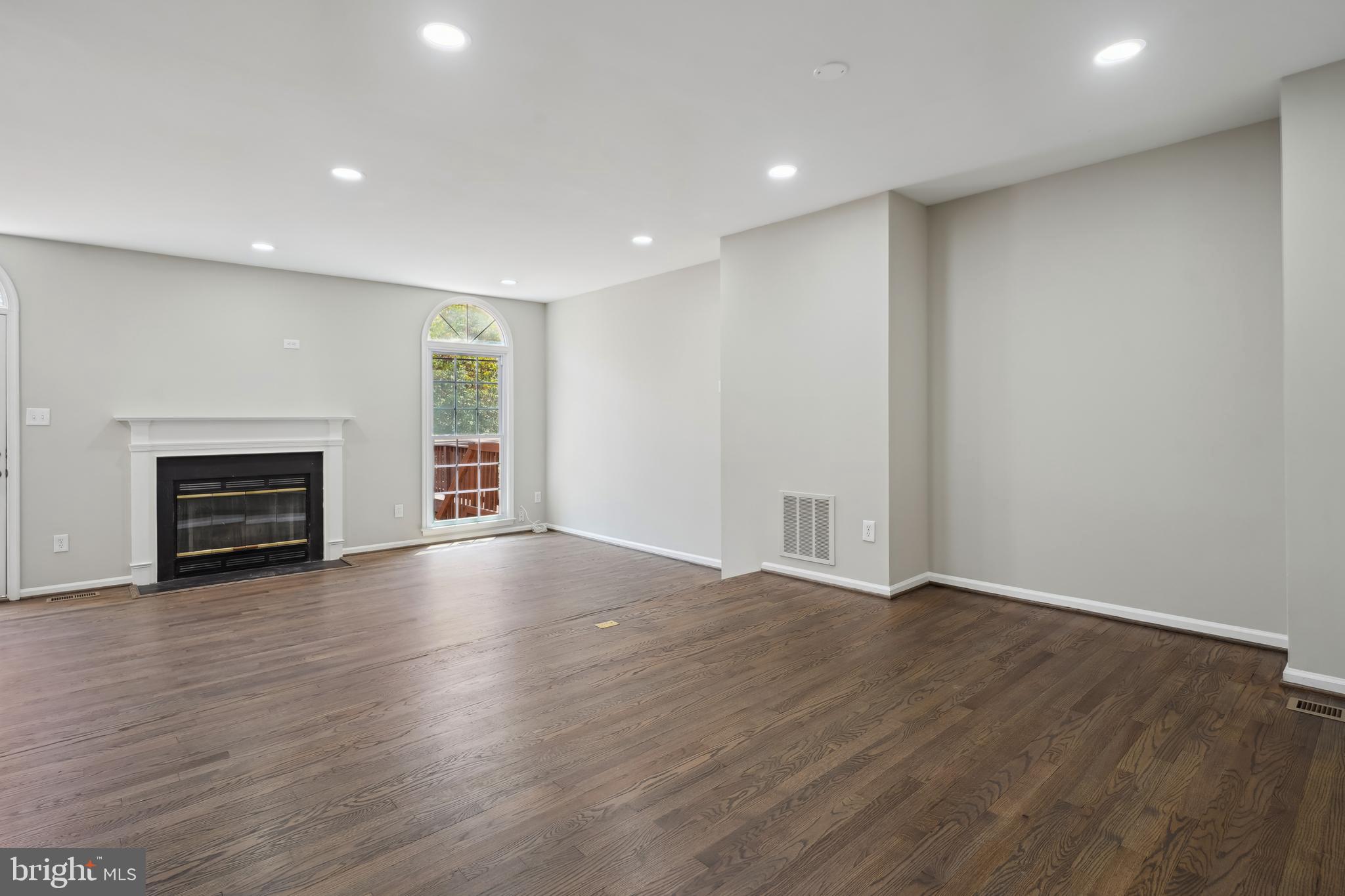 46915 Rabbitrun Terrace Sterling, VA 20164 - Photo 15 of 36 Gallery Image 15