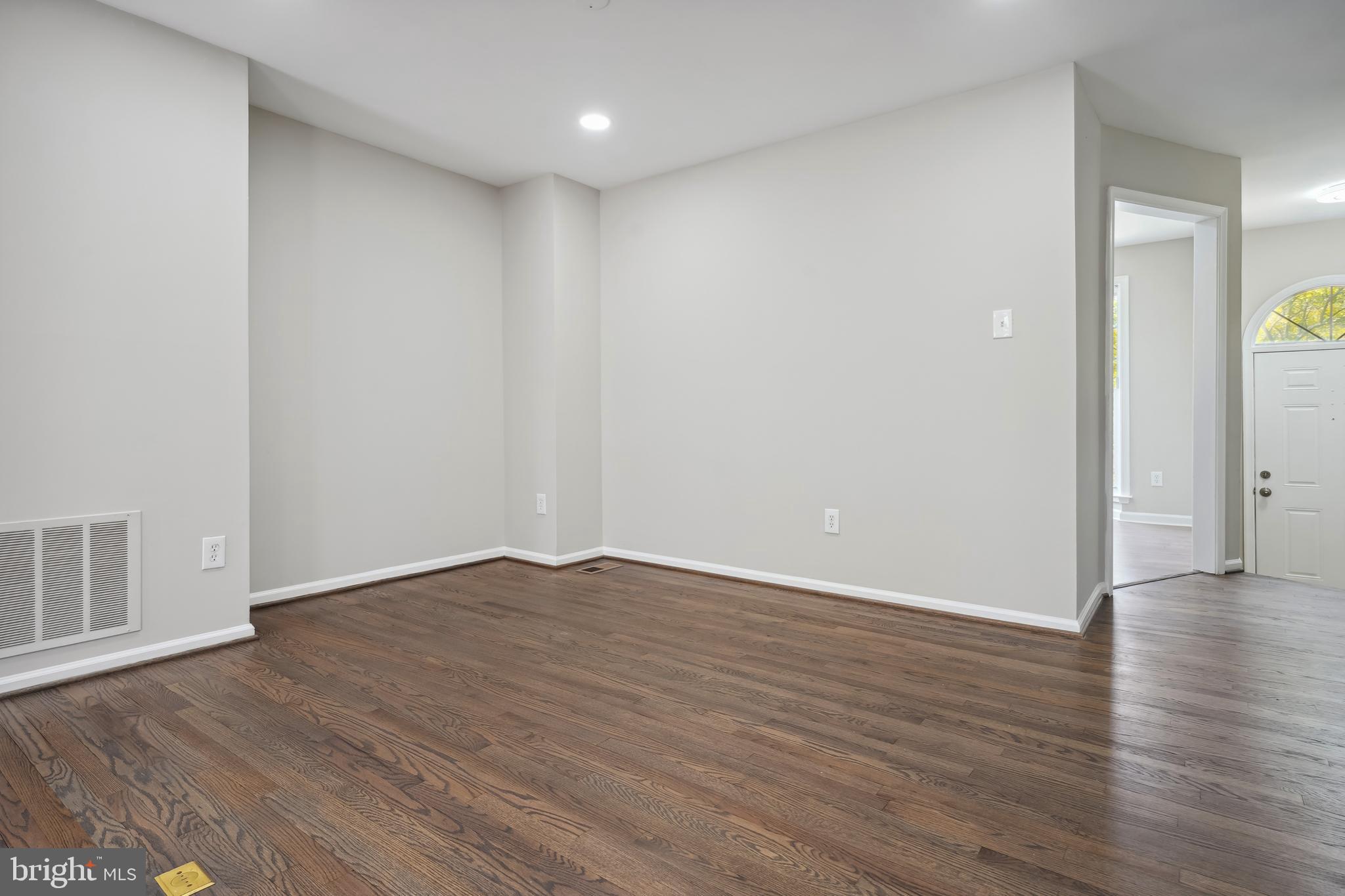 46915 Rabbitrun Terrace Sterling, VA 20164 - Photo 17 of 36 Gallery Image 17
