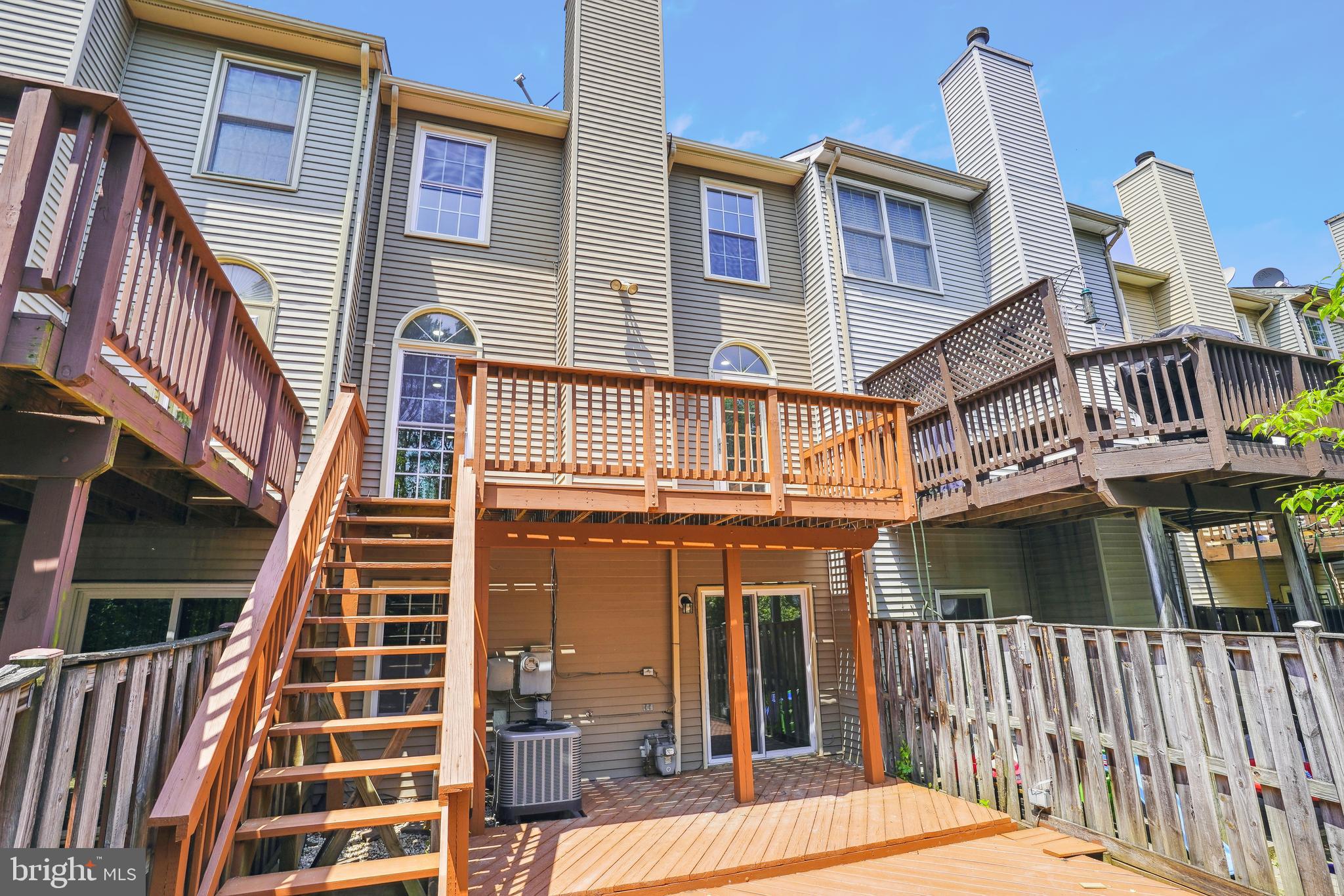 46915 Rabbitrun Terrace Sterling, VA 20164 - Photo 3 of 36 Gallery Image 3