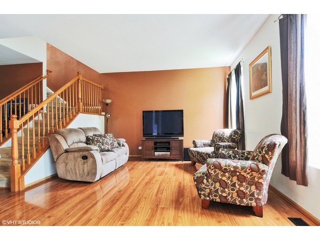 1914 West Cobblestone Road, Unit 1703 Romeoville, IL 60446 - Photo 5 of 11