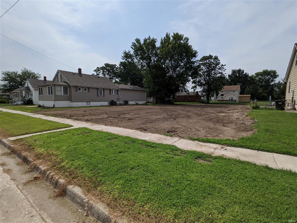 1712 2nd Street Madison, IL 62060 - Photo 2 of 7 Gallery Image 2