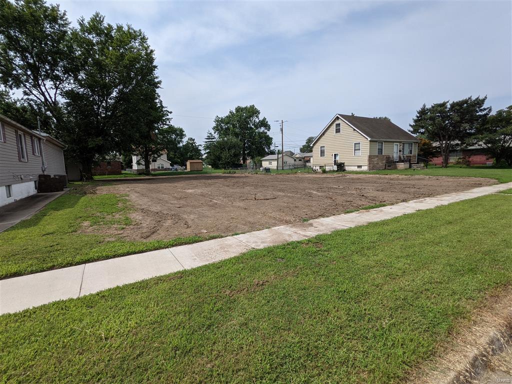 1712 2nd Street Madison, IL 62060 - Photo 4 of 7 Gallery Image 4