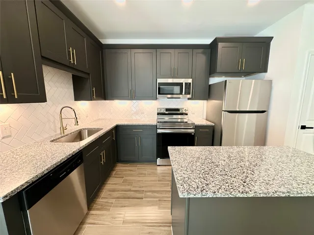 $1,450 | 11555 Persimmon Street, Willis, TX 77318