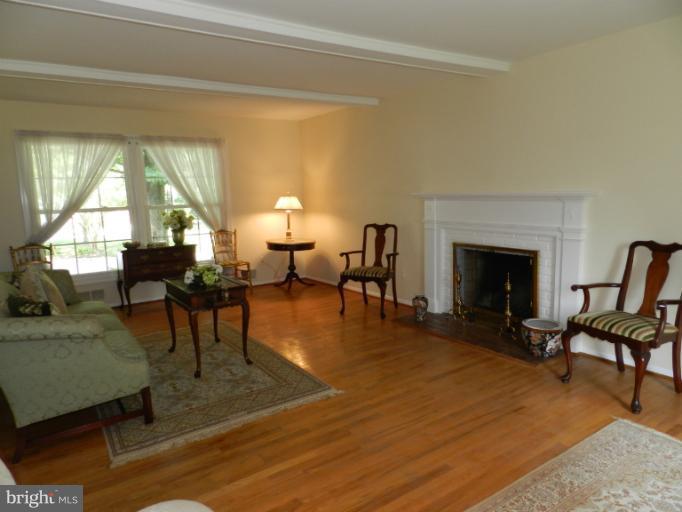 10819 Old Coach Road Potomac, MD 20854 - Photo 11 of 15 Living Room
