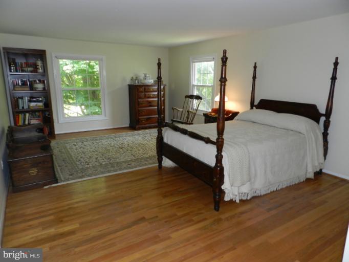 10819 Old Coach Road Potomac, MD 20854 - Photo 5 of 15 Bedroom (Master)