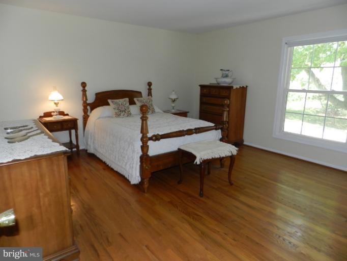 10819 Old Coach Road Potomac, MD 20854 - Photo 10 of 15 Bedroom