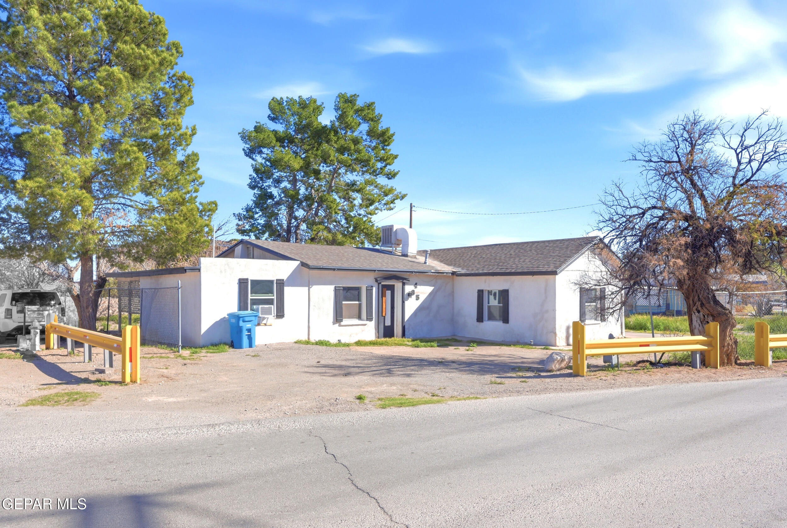 495 Buford Road Socorro, TX 79927 - Photo 3 of 33 29fa2b47-8ae8-453b-9709-4439dd9d5b5a