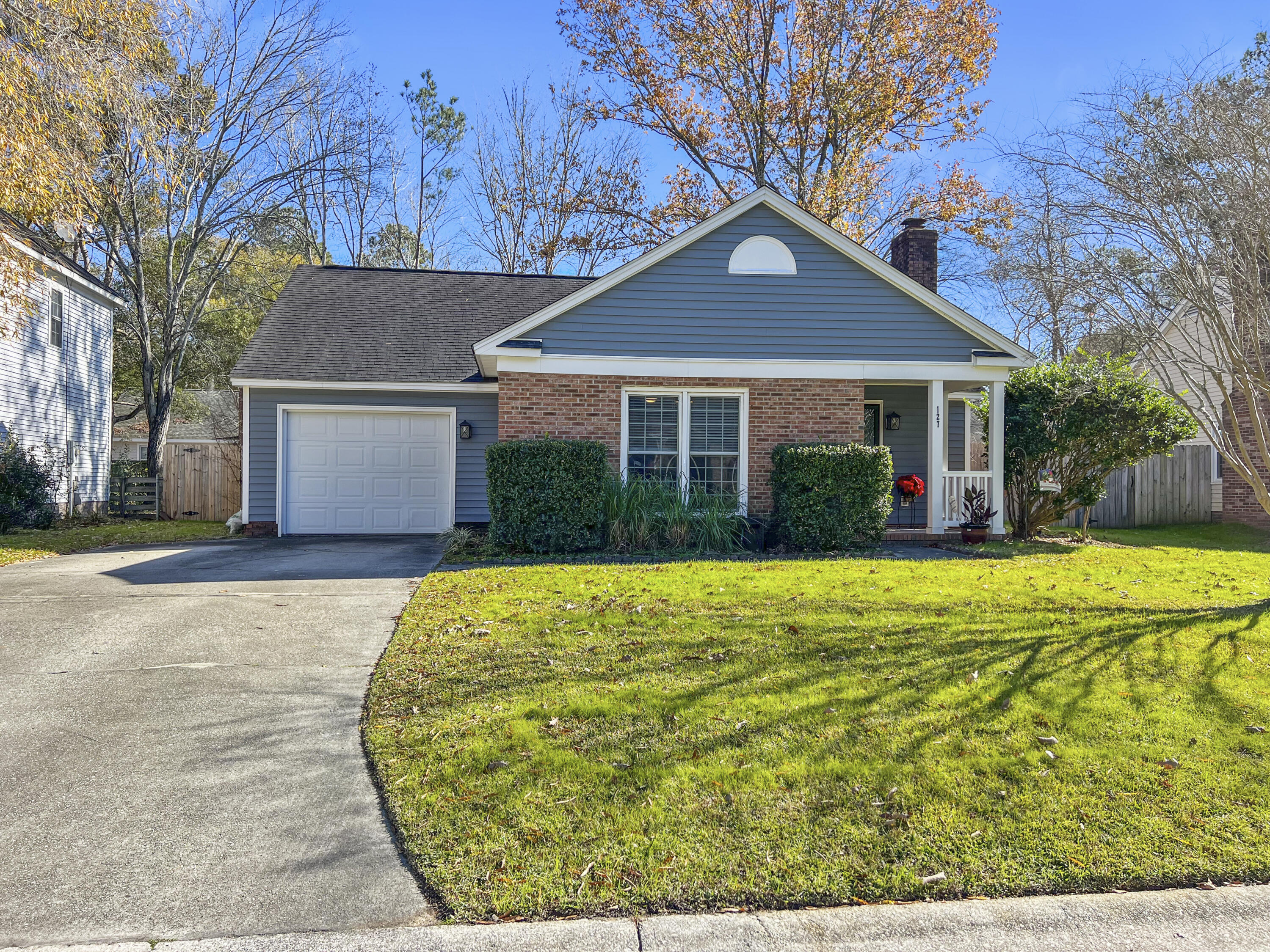 127 Towne Square Road Summerville, SC 29485 - Photo 1 of 17 127_Town_Square_Road00001_single