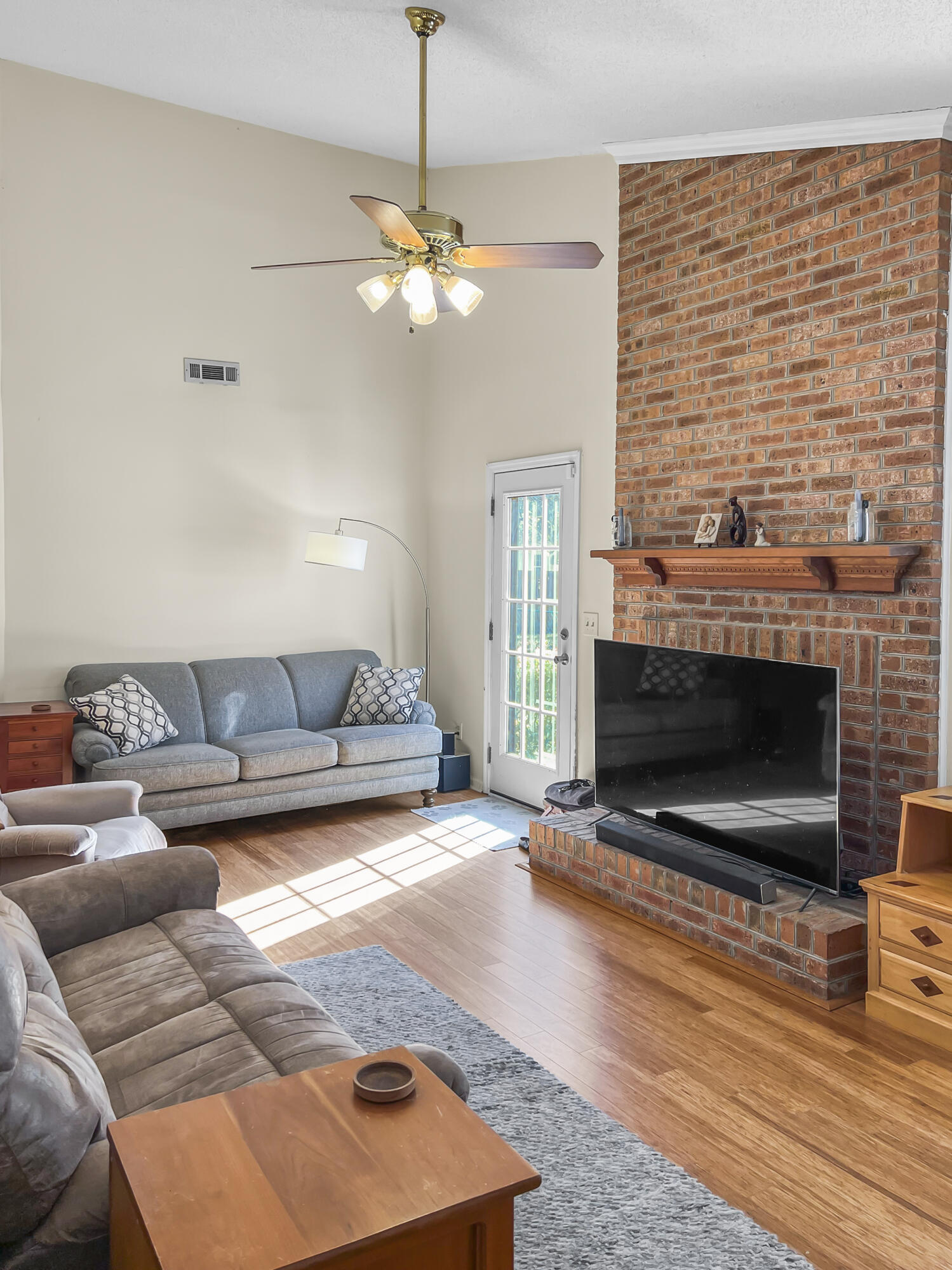 127 Towne Square Road Summerville, SC 29485 - Photo 4 of 17 127_Town_Square_Road00011_single