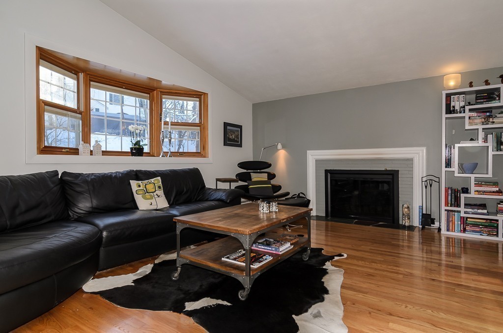 30 Dunedin Road Wellesley, MA 02481 - Photo 3 of 21