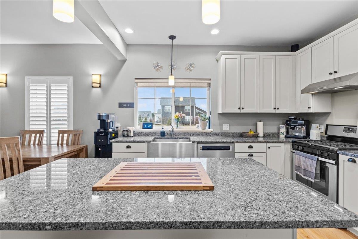 150 Rye Circle South Burlington, VT 05403 - Photo 6 of 60