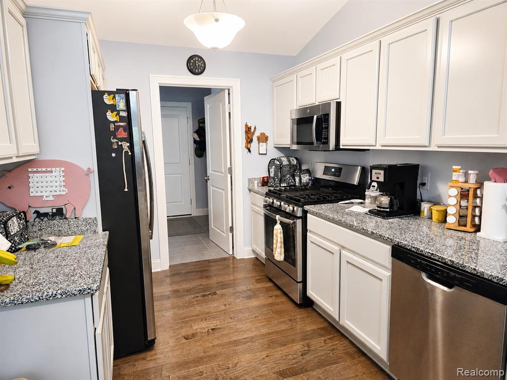 1884 Egret Pointe Howell, MI 48843 - Photo 7 of 29