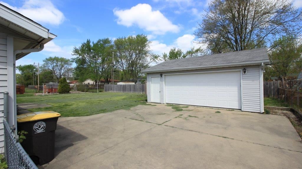 2917 East Tillman Road Fort Wayne, IN 46816 - Photo 2 of 9 Gallery Image 2