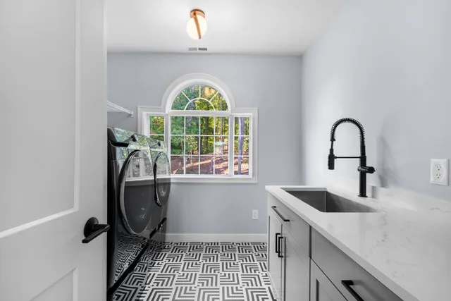 $849,900 | 3 Paddington Place, Nashua, NH 03064