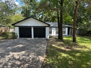 $1,700 | 24 East Bigelow Oak Court, The Woodlands, TX 77381