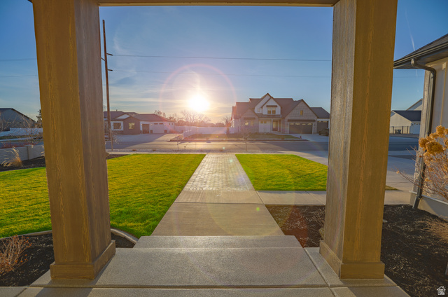 126 North 800 West Mapleton, UT 84664 - Photo 8 of 79 Yard at dusk with a residential view and a yard