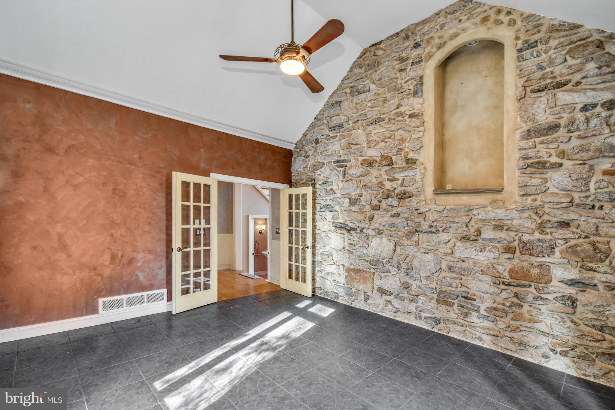 325 Stouts Valley Road Easton, PA 18042 - Photo 11 of 30