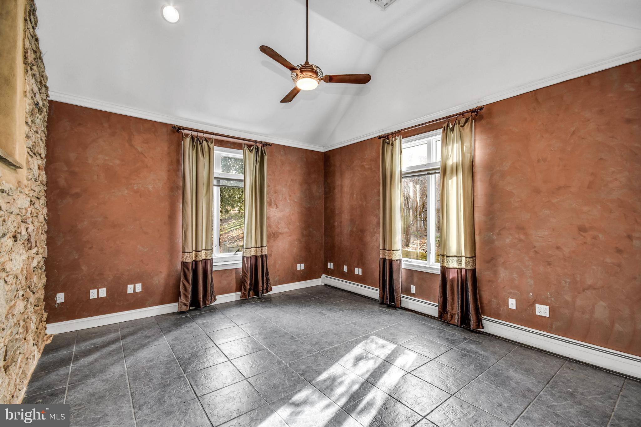 325 Stouts Valley Road Easton, PA 18042 - Photo 12 of 30