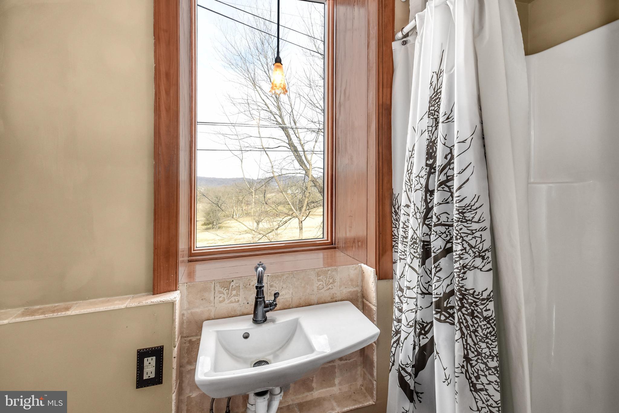 325 Stouts Valley Road Easton, PA 18042 - Photo 22 of 30
