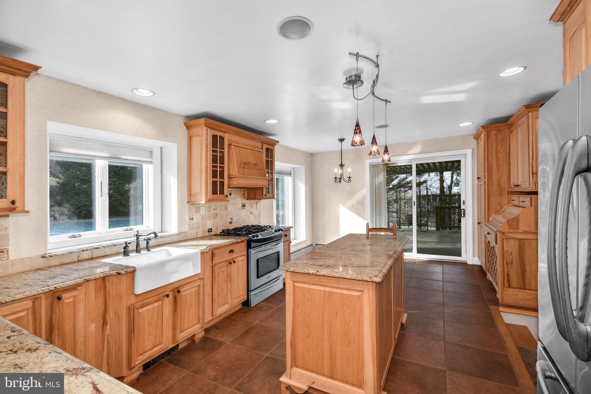 325 Stouts Valley Road Easton, PA 18042 - Photo 7 of 30