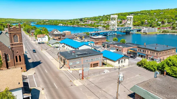$895,000 | 208 East Montezuma Avenue, Houghton, MI 49931