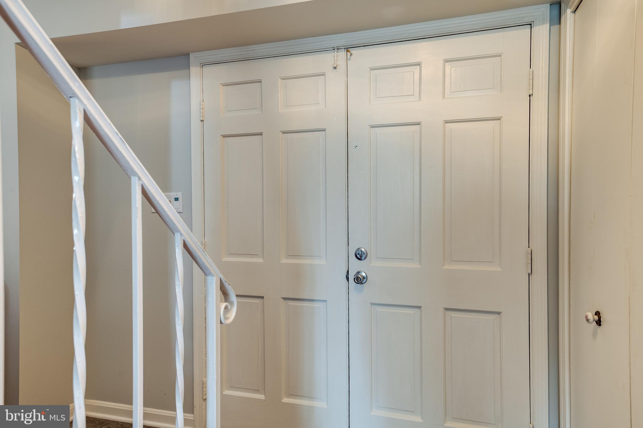 6902 Sydenstricker Road Springfield, VA 22152 - Photo 12 of 28 Foyer