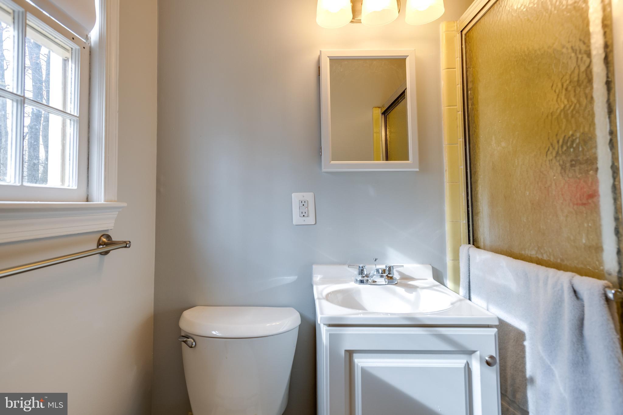 6902 Sydenstricker Road Springfield, VA 22152 - Photo 17 of 28 Bath for Primary Bedroom