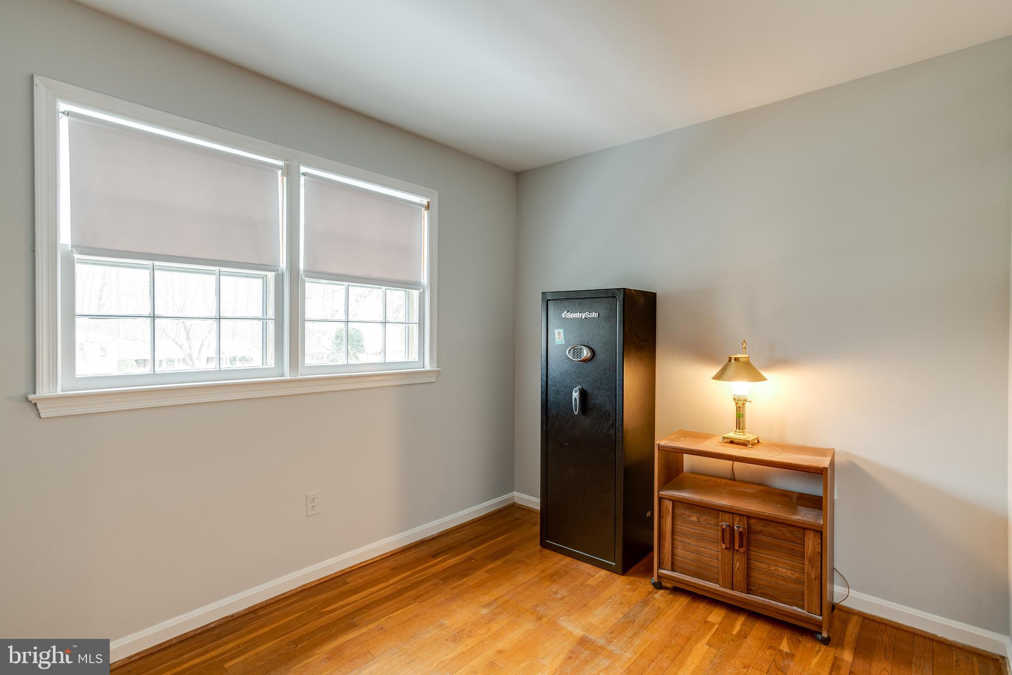 6902 Sydenstricker Road Springfield, VA 22152 - Photo 20 of 28 Bedroom 3