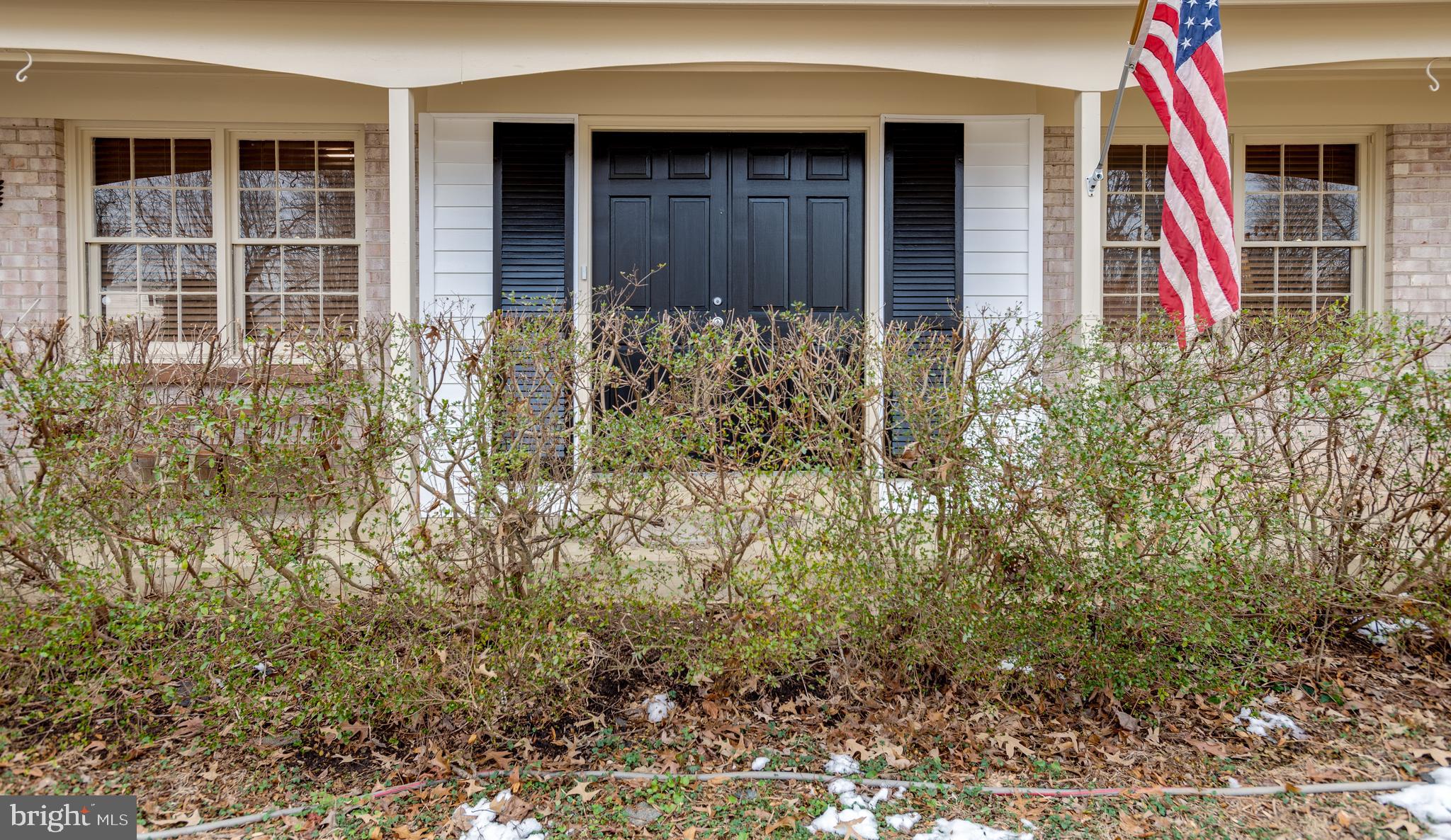 6902 Sydenstricker Road Springfield, VA 22152 - Photo 3 of 28