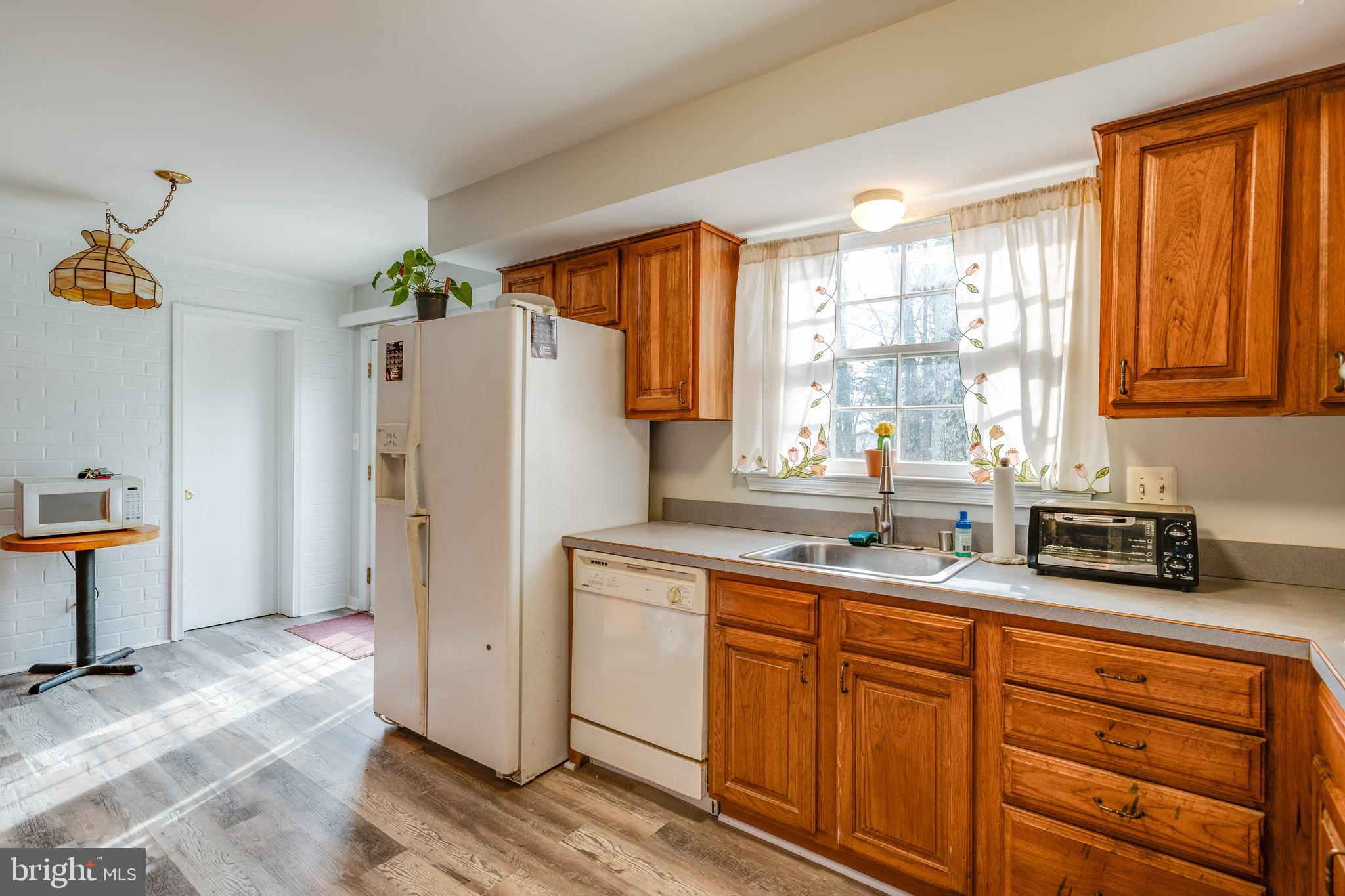 6902 Sydenstricker Road Springfield, VA 22152 - Photo 10 of 28 Kitchen