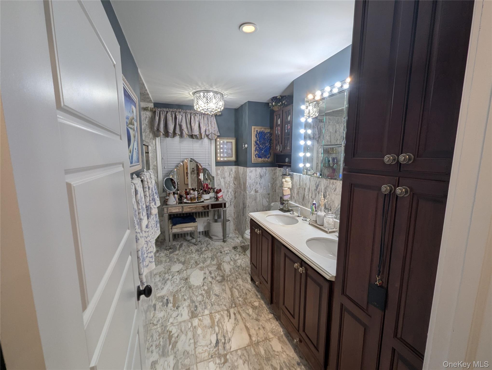 28 Brookfield Road Fort Salonga, NY 11768 - Photo 16 of 37 Gallery Image 16