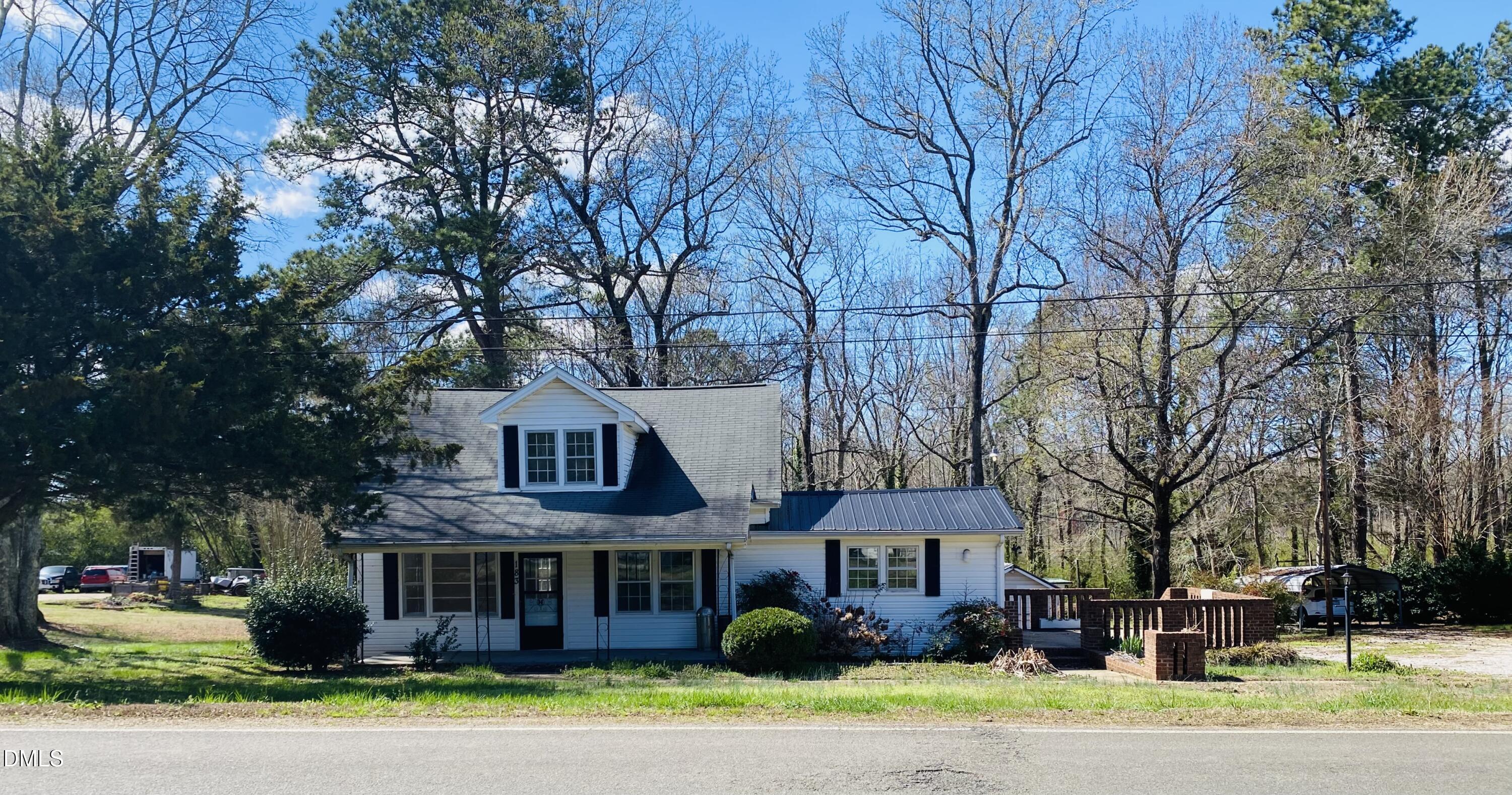 183 Red Hill Loop Road Warrenton, NC 27589 - Photo 2 of 28 IMG_5006