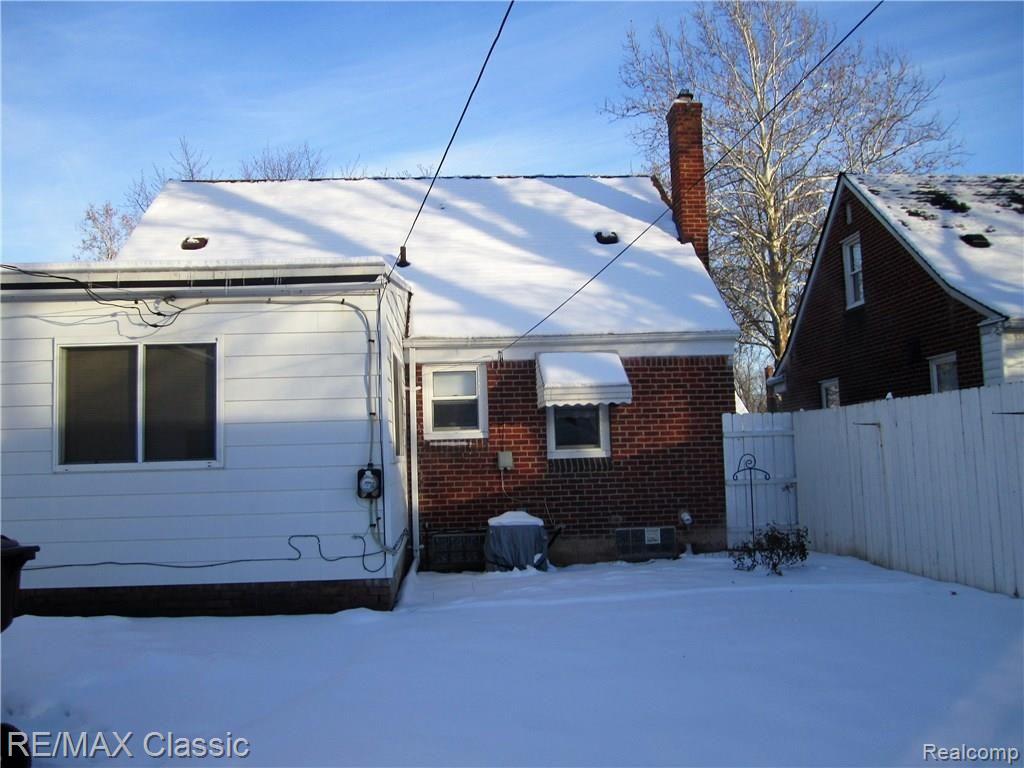 306 Biltmore Street Inkster, MI 48141 - Photo 24 of 24 IMG_2107.JPG