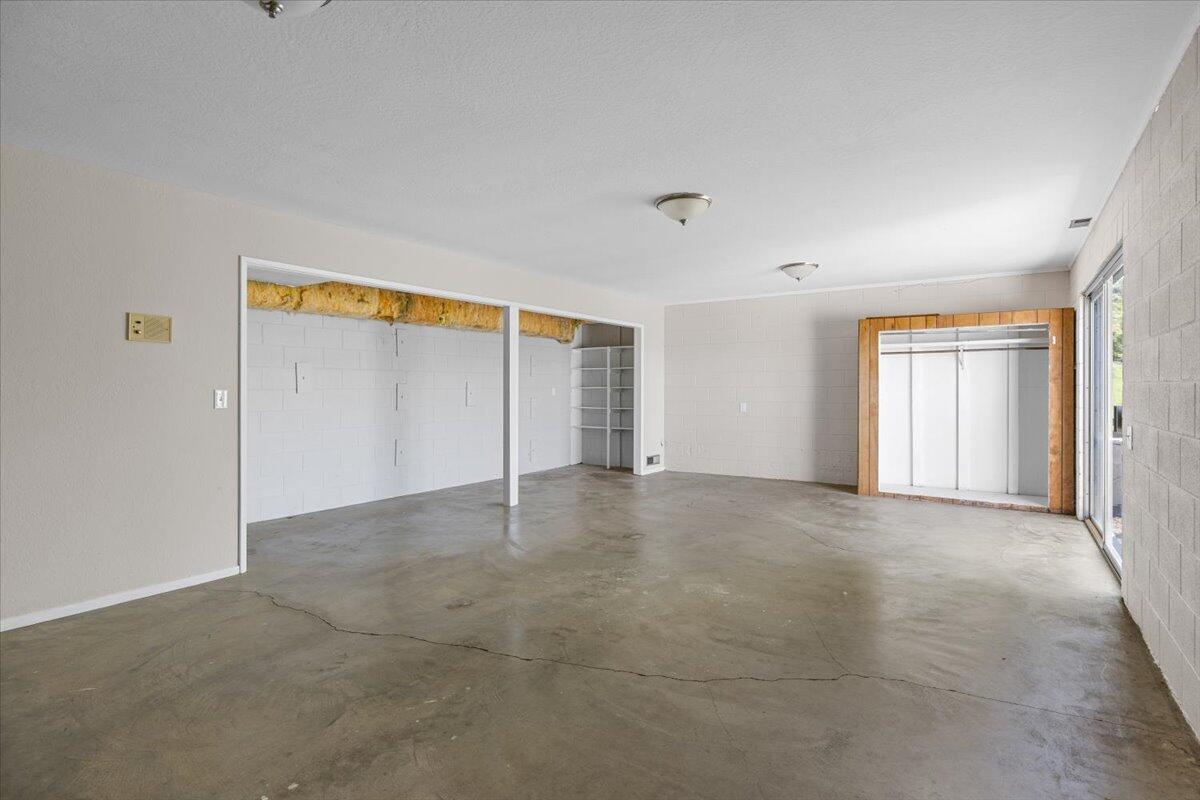 3555 Payne Road Medford, OR 97504 - Photo 20 of 46 31-CI_4374