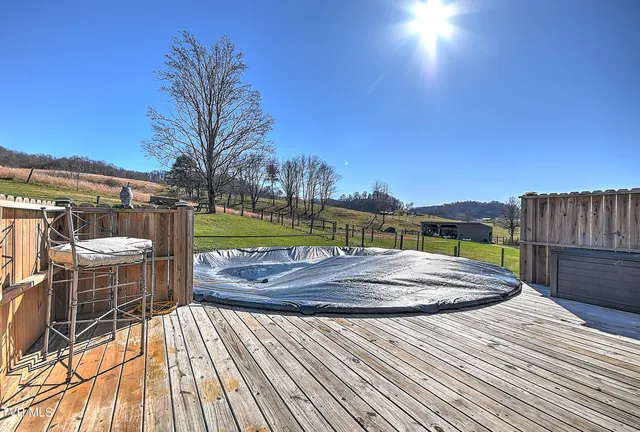 $259,999 | 8856 Rich Valley Road, Bristol, VA 24202